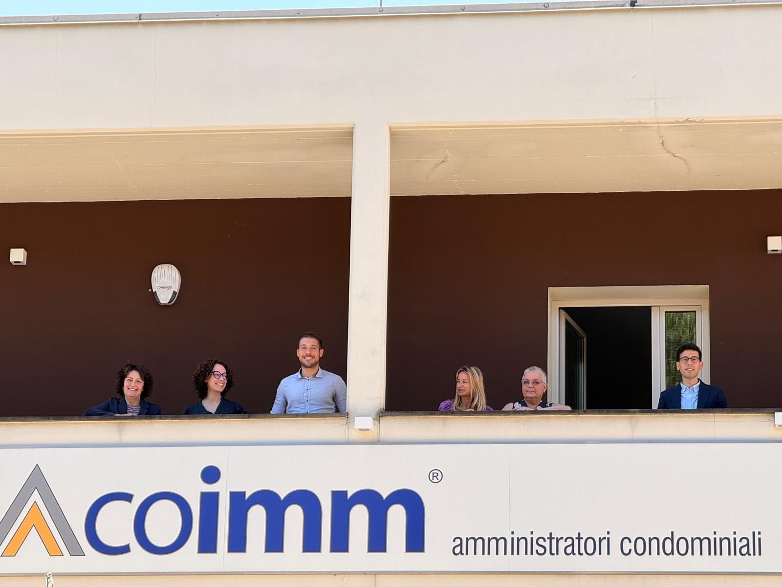 Il team COIMM presso la sede dello studio